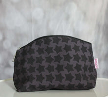Lade das Bild in den Galerie-Viewer, Täschchen Softshell ’Schwarze Sterne’