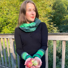 Lade das Bild in den Galerie-Viewer, Loop ’Knallgrün’ - Loop