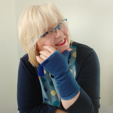 Lade das Bild in den Galerie-Viewer, Handwärmer Blau Alpenfleece - Fleecewärmer