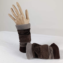 Lade das Bild in den Galerie-Viewer, Pulswärmer Schokolade - Trendsetter
