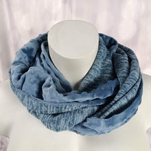 Lade das Bild in den Galerie-Viewer, XL Loop - der Neue in: Jeansblau
