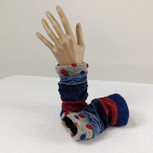 Lade das Bild in den Galerie-Viewer, Pulswärmer Tupfen - Neuauflage
